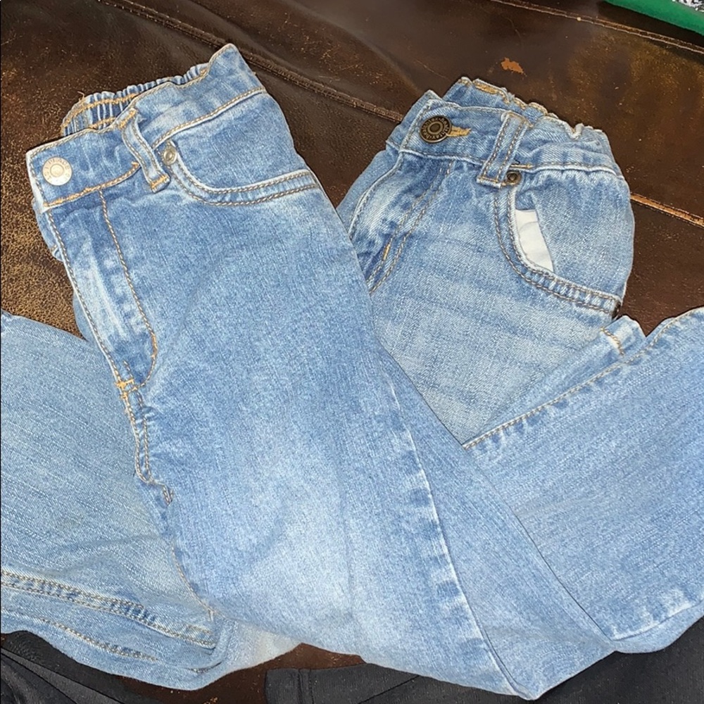 2 pairs jeans